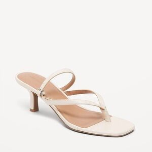 Kitten Heel thong Saldals.